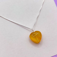 Cargar imagen en el visor de la galería, Dije Plata Corazón Ágata Amarilla
