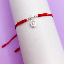 Cargar imagen en el visor de la galería, Pulsera Plata Virgen Milagrosa Roja
