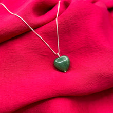 Cargar imagen en el visor de la galería, Dije Plata Corazón Jade
