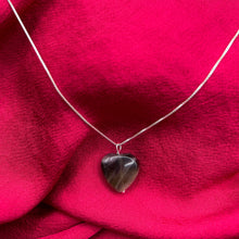 Cargar imagen en el visor de la galería, Dije Plata Corazón Cuarzo Ahumado
