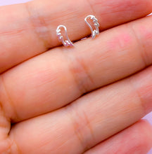 Cargar imagen en el visor de la galería, Aretes Plata Ala Cierre de Seguridad
