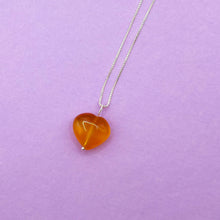 Cargar imagen en el visor de la galería, Dije Plata Corazón Ambar
