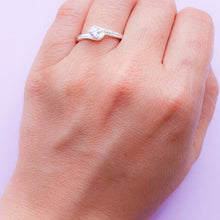 Cargar imagen en el visor de la galería, Anillo Plata Compromiso Belle
