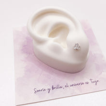 Cargar imagen en el visor de la galería, Aretes Plata Corazón Circón 5 mm

