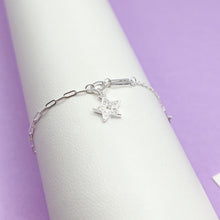 Cargar imagen en el visor de la galería, Pulsera Plata Estrellas
