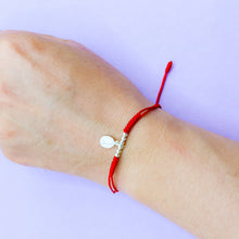 Cargar imagen en el visor de la galería, Pulsera Plata Virgen Milagrosa Roja
