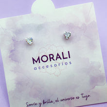 Cargar imagen en el visor de la galería, Aretes Plata Circón Corazón 6 mm
