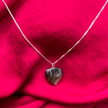 Cargar imagen en el visor de la galería, Dije Plata Corazón Cuarzo Ahumado
