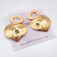 Cargar imagen en el visor de la galería, Aretes Bronce Dos Corazones
