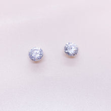 Cargar imagen en el visor de la galería, Aretes Plata Circón Redondo 8 mm
